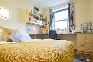 Standard Room – Flexible Stay
Bookings – Available from 8-51 weeks. at Europa, 190 Erskine Street, City Centre, Liverpool, L61AL - Image 2